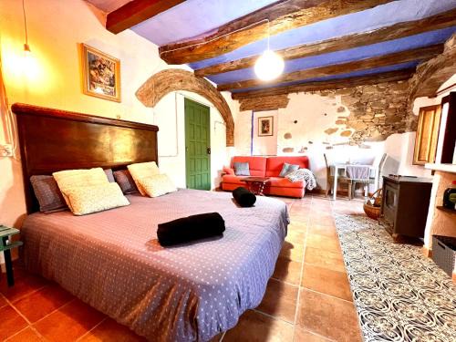 Angles Apartment | Budget-Friendly Estudio in Historic Masía Can Mon