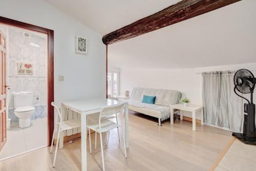 Haro Apartment | Discover Estudio Sto. Tomas in Haro – Pet & Child Friendly