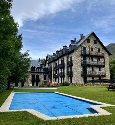 Taull Apartment | Pet-Friendly Estudio Las Perseidas with Pool in Vall de Boí
