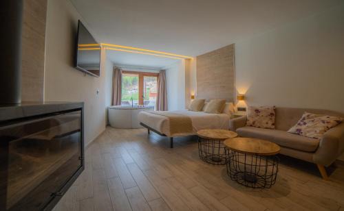Alcala del Jucar Apartment | Relaxing Retreat at Estudio Los Olivos - 4-Star Getaway