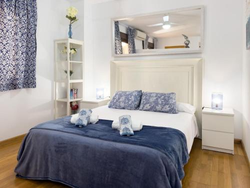 El Palo Apartment | Ideal Family Escape at Estudio Playa Palo with Pool Access