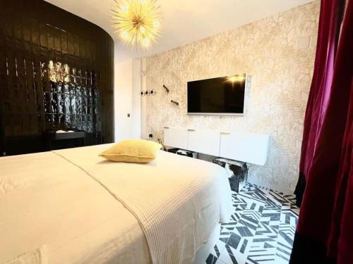 Urbanizacion Pinos Verdes Apartment | Pet-Friendly Estudio Pueblo Andaluz for Family Adventures