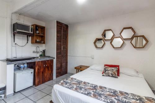 Chapalita Apartment | Inviting Roof Estudio Vista a la gta, Chapalita Awaits You