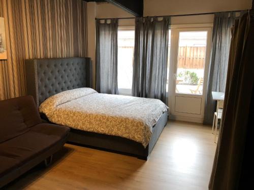 Deustuko San Pedro-Erribera Apartment | Budget-Friendly Estudios Bilbao Deusto with Family Amenities