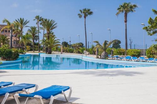 Centro Comercial Bahia Sur Apartment | Beachfront Estudios Turísticos Bahia Sur with Pool & Ocean Views