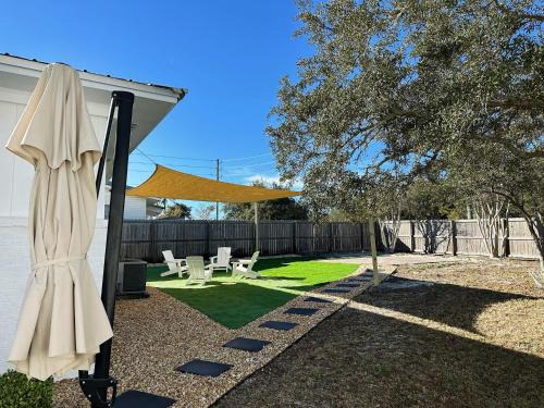 Crystal Beach House | Discover Eternal Summer: Family-Friendly Getaway Awaits!