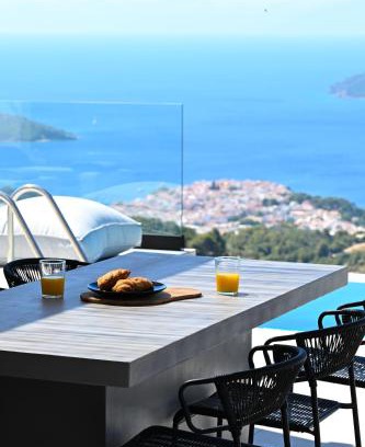 Skiathos Villa | Scenic Oceanview Villas in Skiathos for Memorable Stays