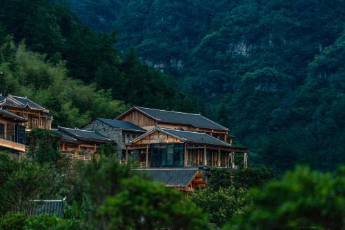 Yongding House | Inviting Comfort at Zhangjiajie Home - Rated 10/10