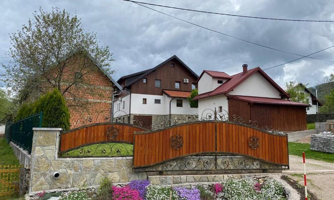 Vrelo Korenicko House | Guest Rated 10/10: Ethno House Izvor - Family Friendly Stay