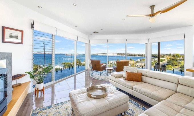 Port Lincoln House | ETIVE MOR - Breathtaking Ocean Views Over Boston Bay