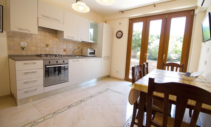 Trecastagni Apartment | Etna Royal View: Garden-View Apartment with Great Amenities