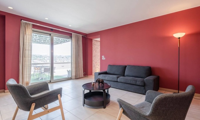 Monte Po-Nesima-San Leone-Rapisardi Apartment | Relaxing Etna View Flat with Terrace and Jacuzzi Amenities