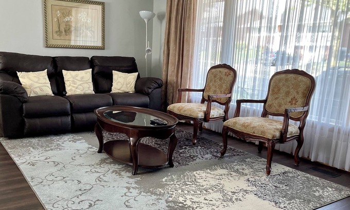 Richview House | Convenient Etobicoke House Near Airport & Great Amenities