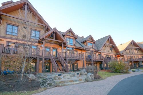 Versant Soleil Apartment | Relaxing Retreat at Etoile du matin by Tremblant Platinum