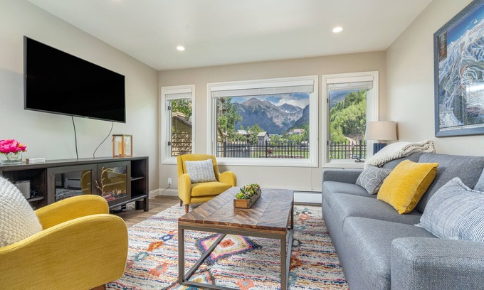 Telluride Condo | ETTA 102: Heated Pool, Hot Tub & Easy Ski Access Awaits