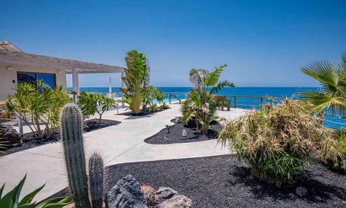 Pajara Apartment | Elegance Awaits at Etti - Paradise Suite El Explorador