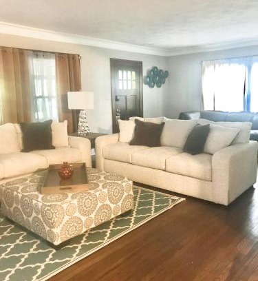 Euclid House | Prime Access to Euclid Beach with Oceanfront Amenities