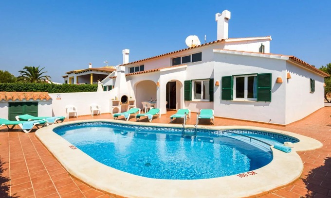 Punta Grossa Villa | Indulgent Eulalia Uno Villa with Ocean View & Pool Access