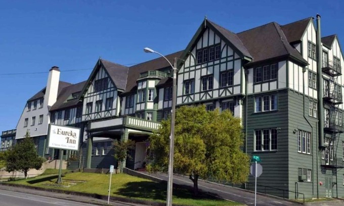 Eureka Hotel | Discover Eureka Inn: Family-Friendly with Great Amenities