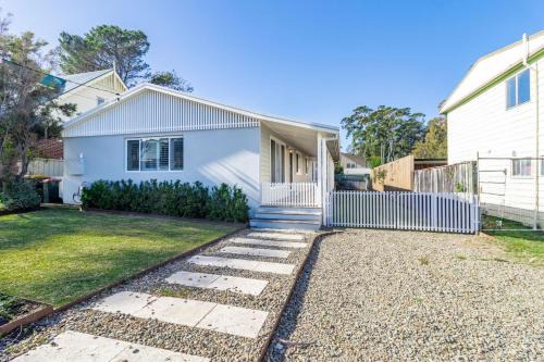 Berrara House | Discover Eurie Eurie on Beachview: Family-Friendly Retreat