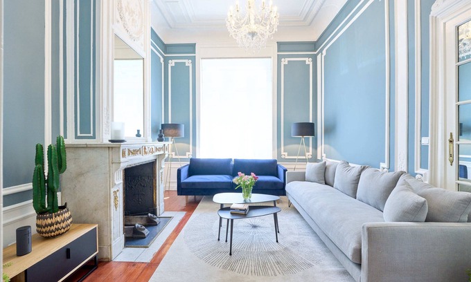 Wijk van de Squares Apartment | Elegant 6-BR Mansion near Grand Place with Spa & Breakfast