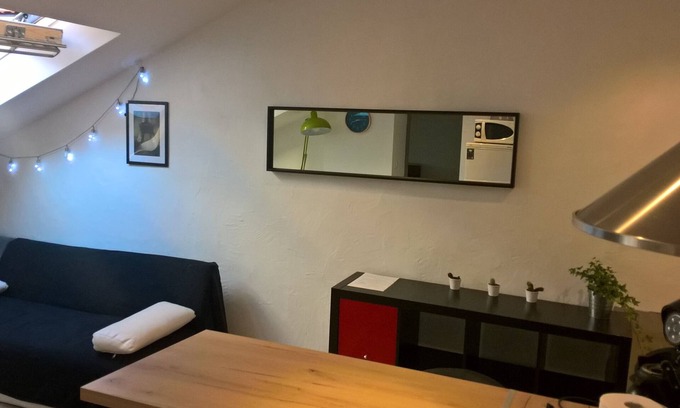 Quartier Chorier-Berriat Apartment | Convenient Europole Grenoble: Family-Friendly with Pool