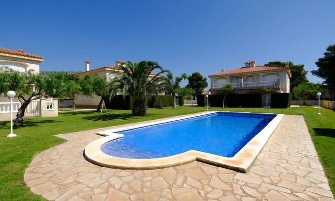 Miami Platja Apartment | Eurosol by Interhome: Oceanfront Bliss with Spa & Pool