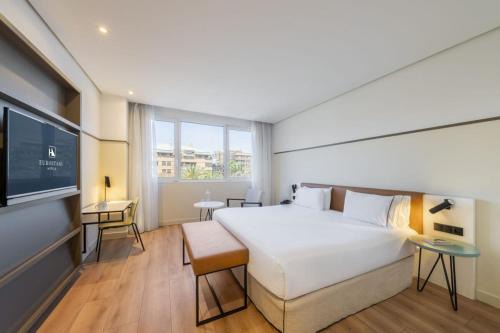 Camins al Grau Hotel | Discover Eurostars Acteón: 4-Star Comfort with Great Amenities