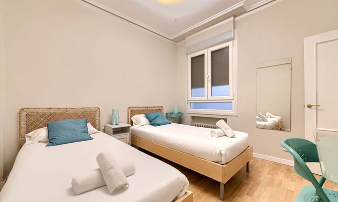 Bilbao City Centre Apartment | Modern Euskalduna Apartment with Spa and Family Amenities