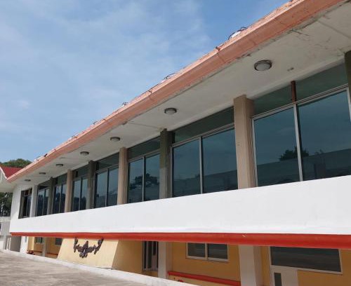 Zacatlan Hotel | Experience Eva's Paradise: Oceanfront Family Retreat