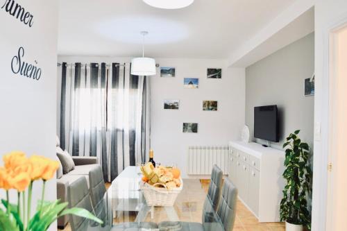 Monachil Apartment | Guest Rated 9.6 - Family-Friendly Stay at Evaleta
