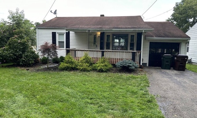 Morrow House | Inviting Evan's Cozy Getaway in Ohio’s Family-Friendly Hub
