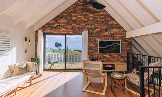 South Evans Head House | Pet-Friendly Evans Headland Cottage on Ocean Drive