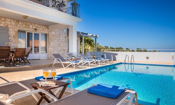 Katsarata Villa | Comfortable Evanthia Villa: Perfect for Families of 6