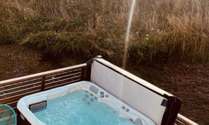 Fresse-sur-Moselle House | Relax at Gîte les Libellules with Spa and Mountain Views