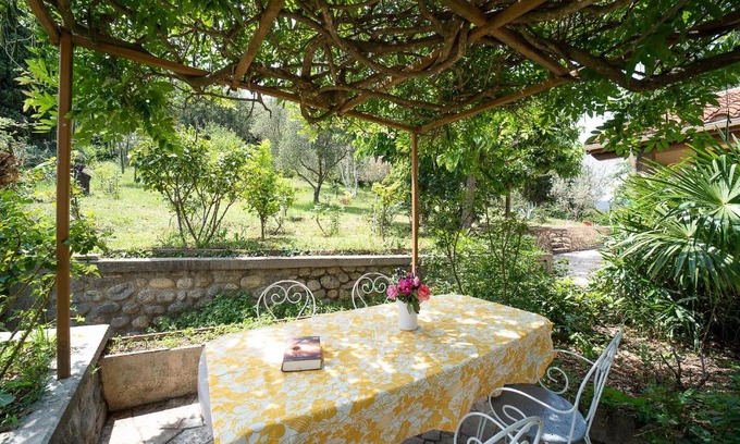 Ceret Apartment | Charming Evasion Céret: Family-Friendly Retreat Near Downtown