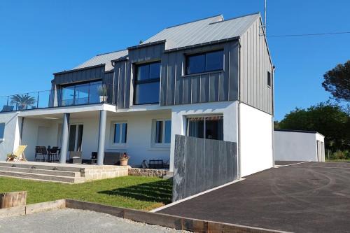 Guidel-Plages House | Sea View Maison - Family and Pet Friendly Retreat