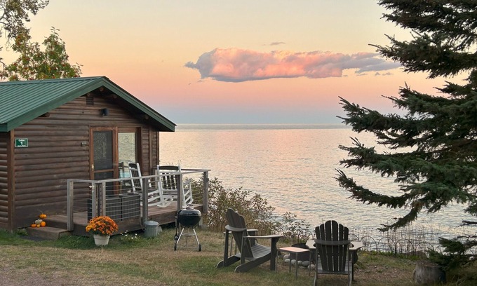 Croftville Cabin | Cozy Eve’s Place Lakeside Cabin - Perfect for Families