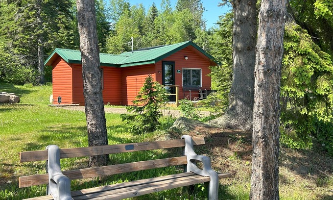 Croftville Cabin | Discover Eve's Place: Lakeside Cabin with Family Amenities