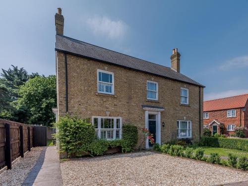 Wragby House | Discover Eves Retreat: Pet & Child Friendly Getaway