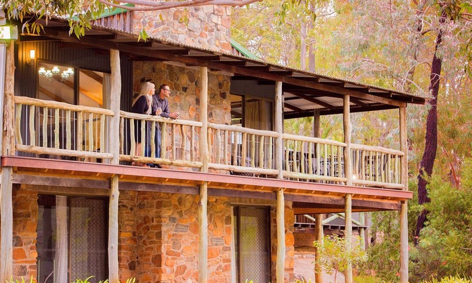 Burekup Cabin | Serene Evedon Park Bush Retreat with Lake Views & Dining