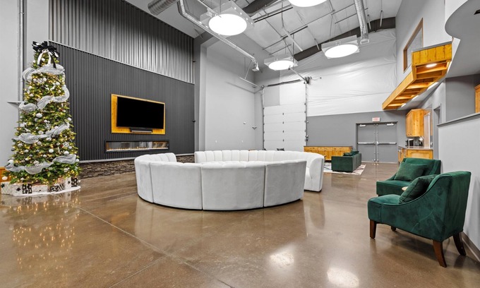 South Richland Cabin | Versatile Event Center for Rent with Breakfast Included