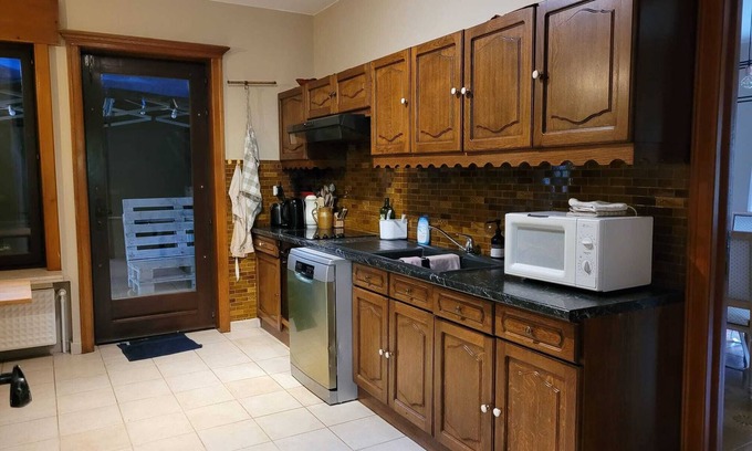 Wavre Villa | Premier Villa Near Brussels with Spa and Hot Tub Amenities