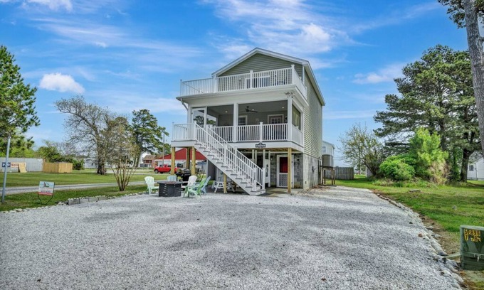Chincoteague House | Eventide on Chincoteague Island: Ocean View Getaway