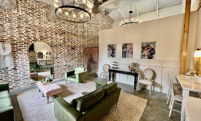Princeton House | Elegant Events Barn with Bridal Suite & Groom’s Den