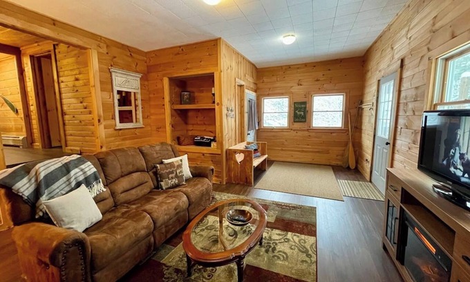Greenville Apartment | Downtown Greenville Retreat - Guest Rated 10/10 with Kitchen