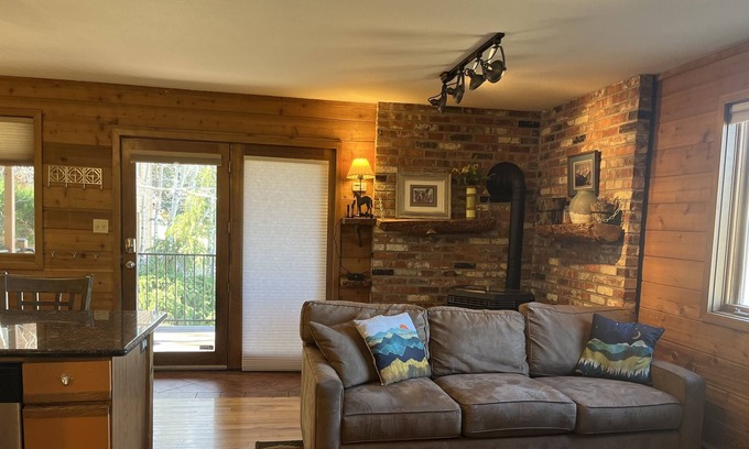 Evergreen Condo | Evergreen Cozy Condo