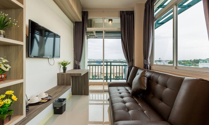 Ban Pa Yang Hotel | Accessible Evergreen Suite Hotel with Breakfast & Kitchen