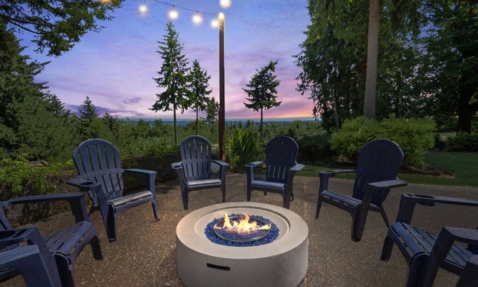 Poulsbo House | Evergreen View Retreat Sleeping up to 16