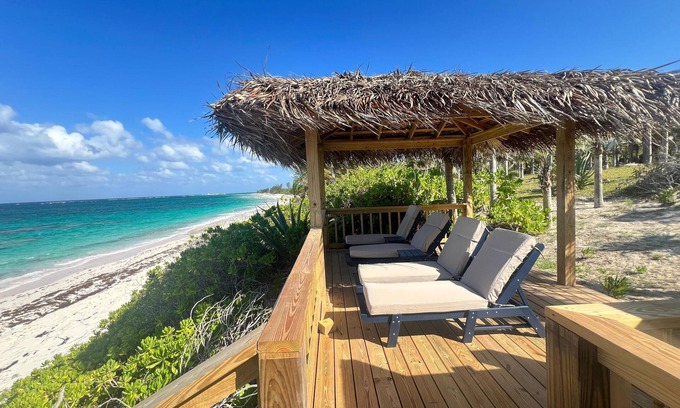North Palmetto Point Cottage | Every Room With a View